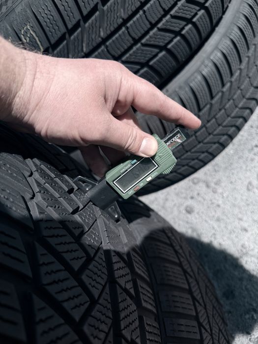 245 45 18 Continental TS850P RSC 85% Шини Зима