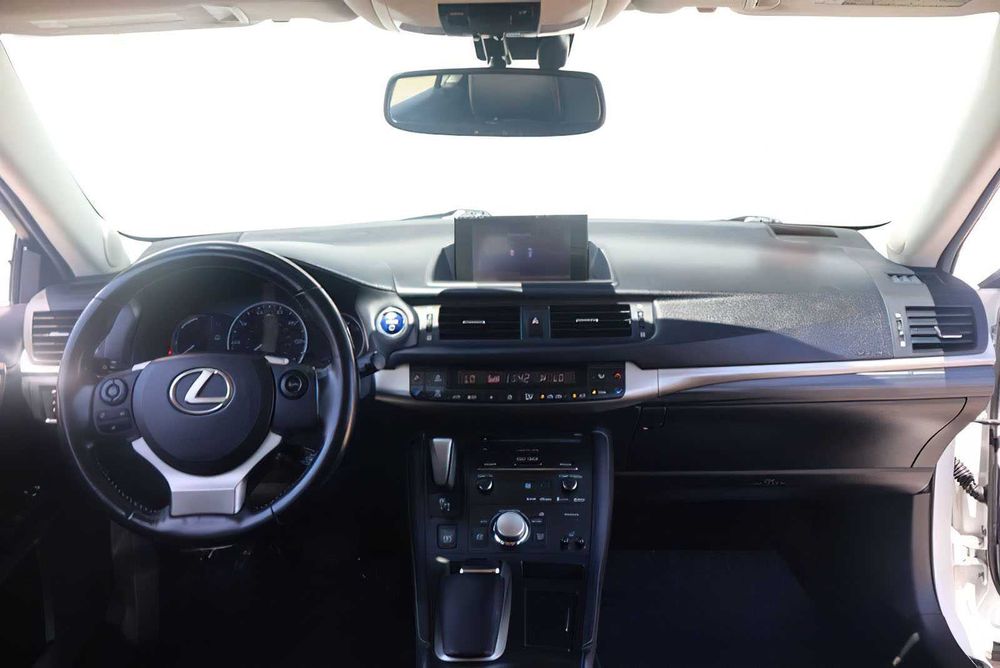 Lexus CT 200h      2016