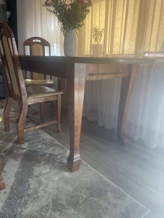 Stół rozkładany + 4 krzesła, bardzo dobry stan