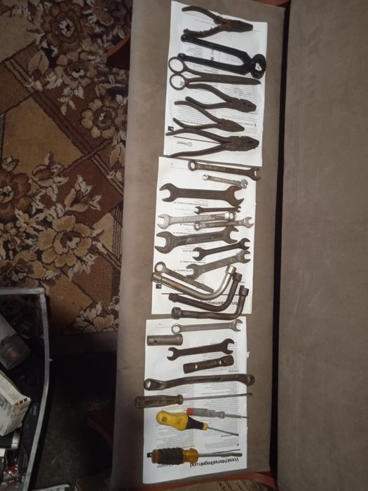 Продам разный инструмент зубила молотки ключи гаечный и т.д