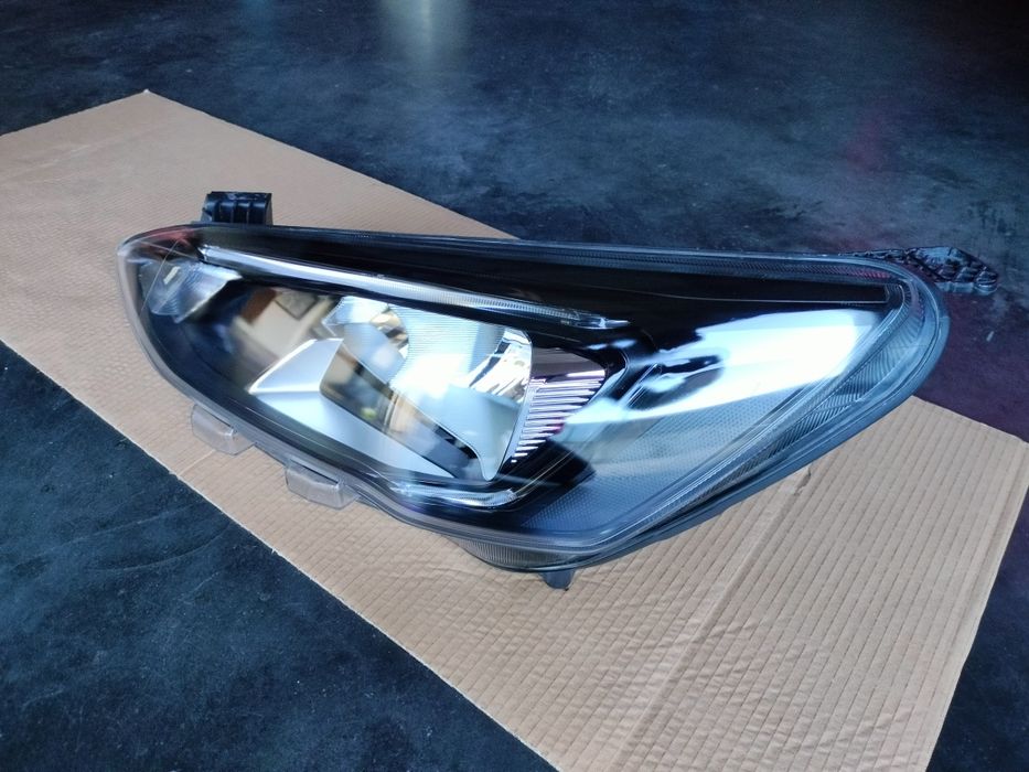 Farol esquerdo Ford Focus 2019