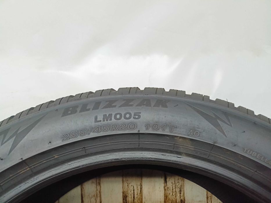 Bridgestone Blizzak LM005 255/45/20 2024r 101T 7mm (5113)