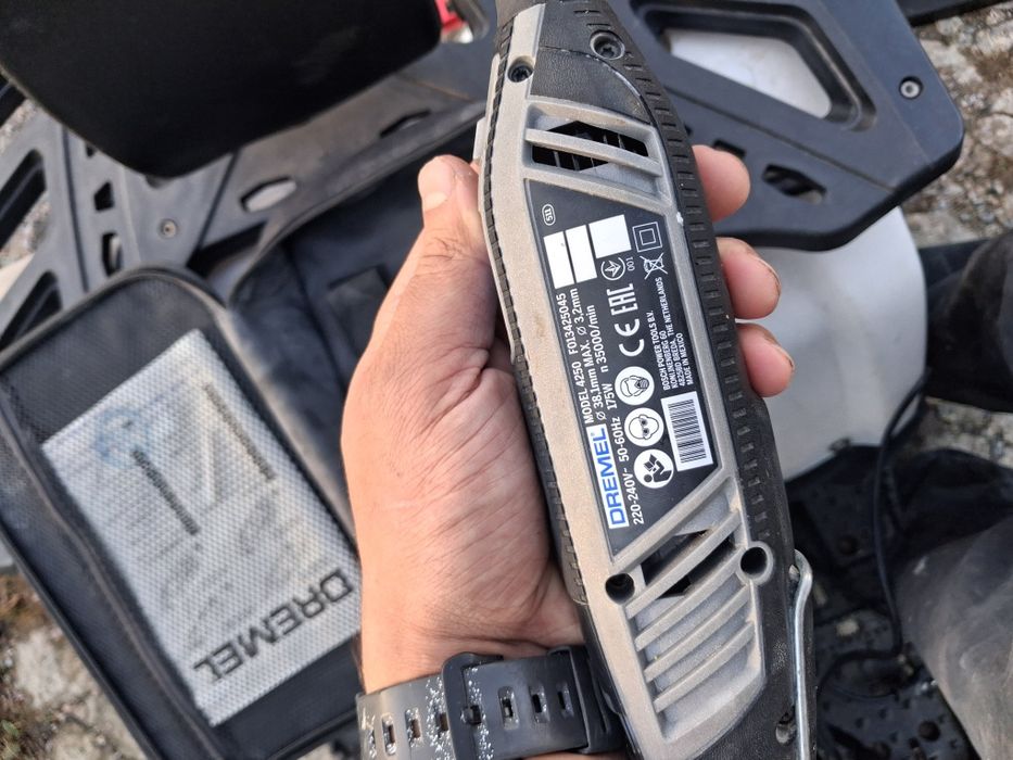 ПРОДАМ  власний інструмент . Гравер Dremel  4250 в чудовому стані