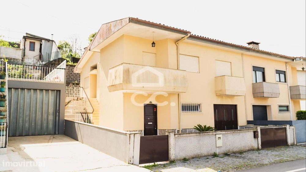 Moradia Geminada T3 em Pevidem - Guimarães