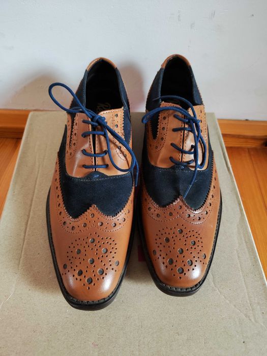 Eleganckie buty Redfoot – skórzanebrogsy / oksfordy (Rozmiar 41)