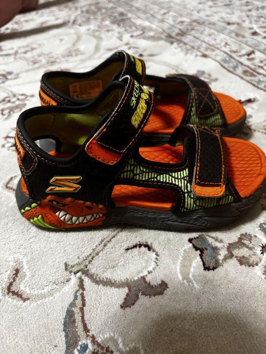Босоніжки Sketchers 30 розмір світяться