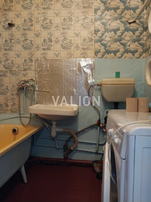 Без %. Продаж 2-кімнатної квартири в центрі Вишгорода за адресою: вул. Шолуденка, 6.
