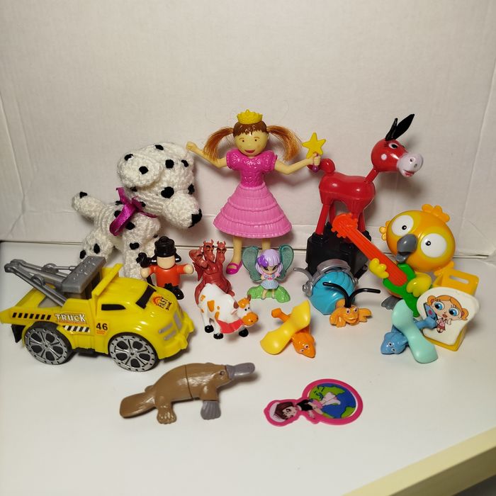 Игрушки Киндеры (цена за все)