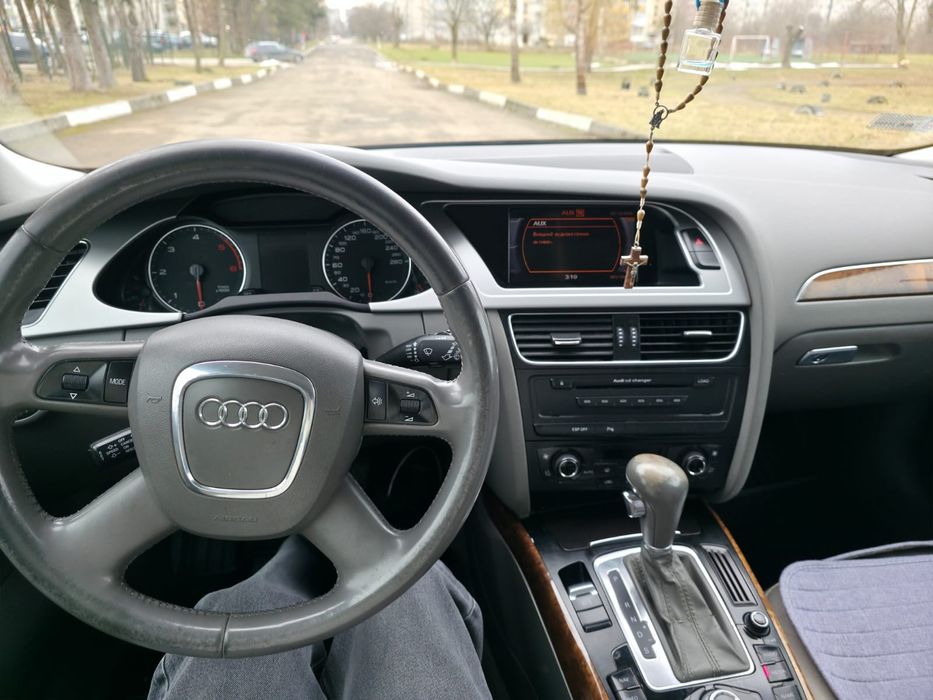 Audi a4b8 2,0 дизель.автомат...