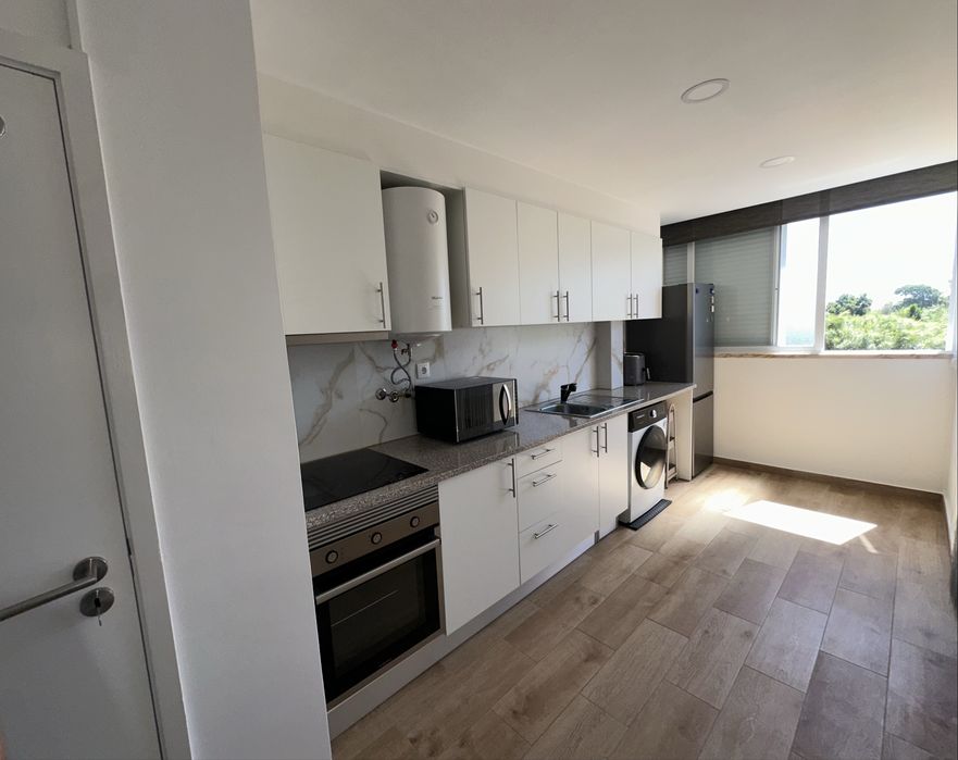 Aluga se quarto mobilado em casa remodelada