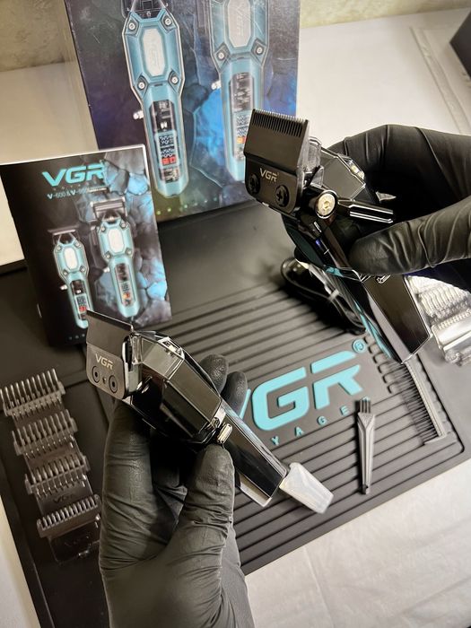 Комплект для стрижки 2 в 1 VGR BLACK (машинка+тример,10 насадок) lux