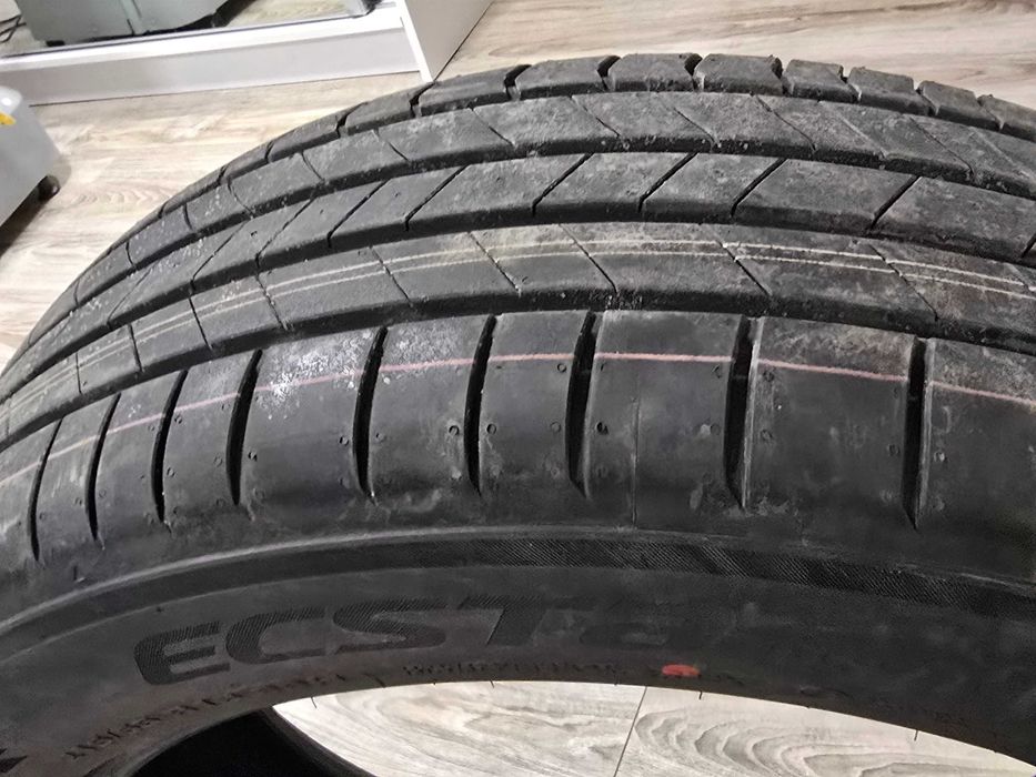 Opony Kumho Ecsta 215/55 R18 letnie  4 szt. Nowe