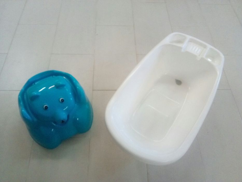 Banheira e Pote para bebé.