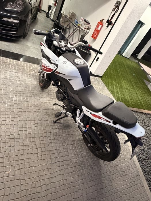 Benelii trk251 de 2020