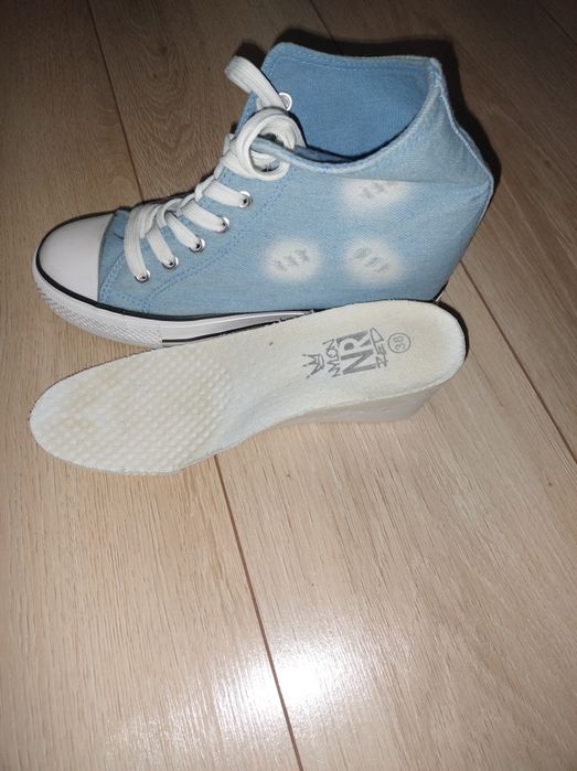 Trampki na koturnie 38