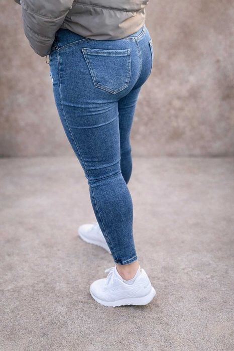 Nowe jeansy damskie push up – modny fason M.Sara przetarcia S | PushUp