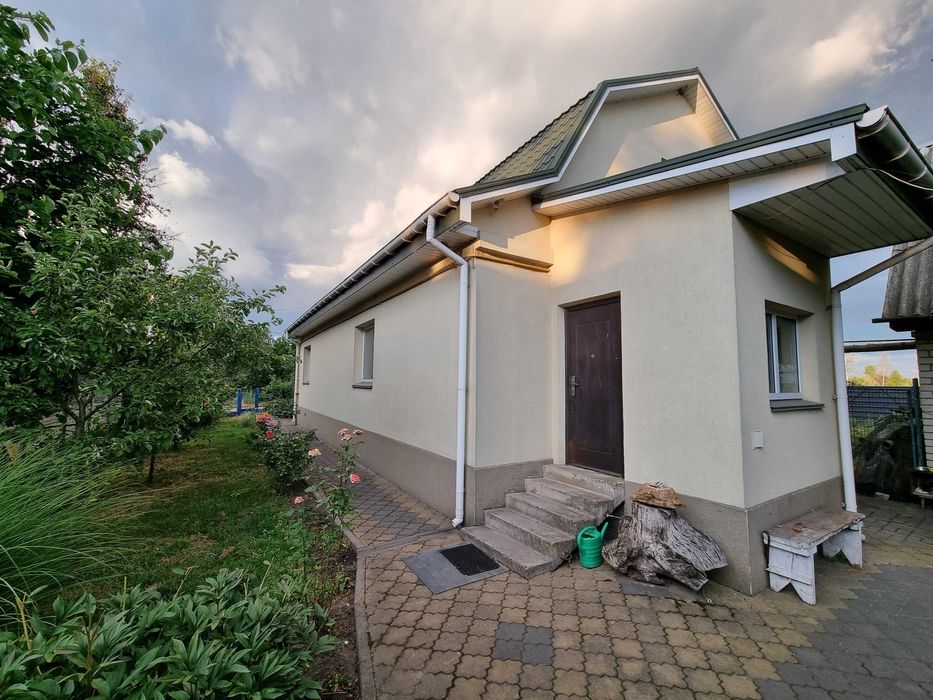 Будинок біля озера, с. Слобода Черкаського району