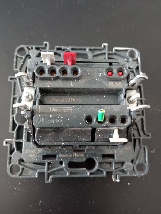 Módulo de persiana da Legrand da série Niloé