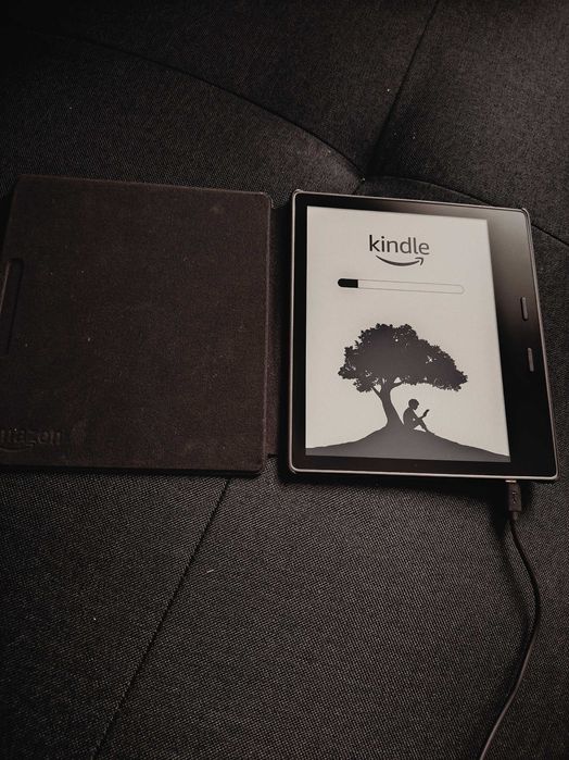 Amazon Kindle Oasis 10th Generation 32GB 7" Wi-Fi Waterproof / Used64309676071170120