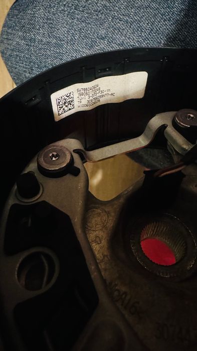 Volante BMW M1 (F20) em pele com patilhas
