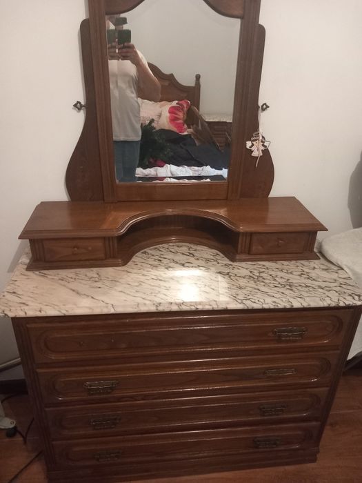 Quarto completo com móvel