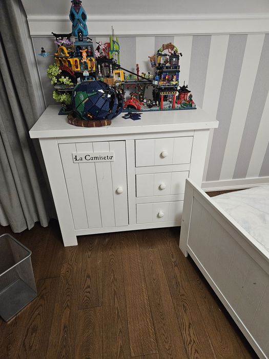 Komplet mebli do pokoju dziecięcego Pinio. Hiszpańska marka