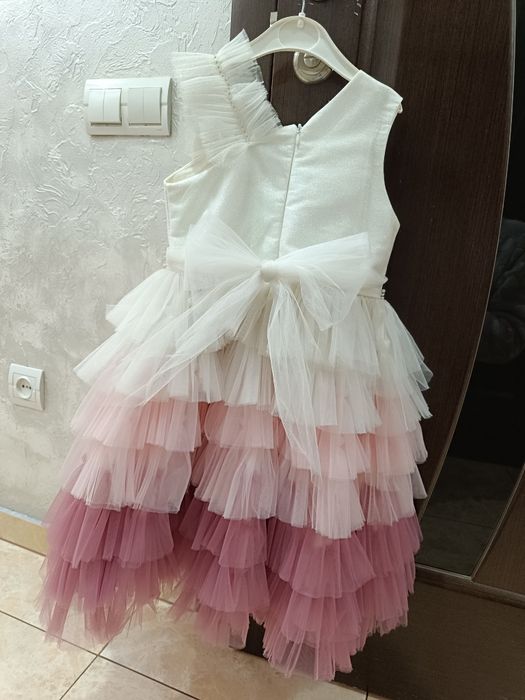 Продам сукню дитячу