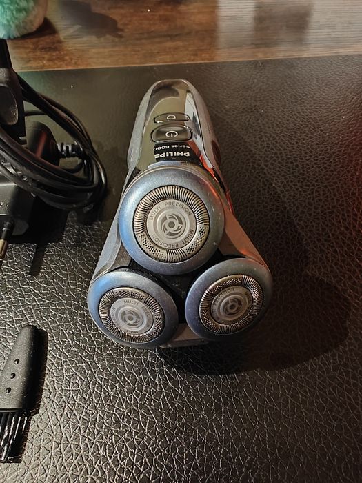 Golarka Philips Series 6000 stan bardzo dobry