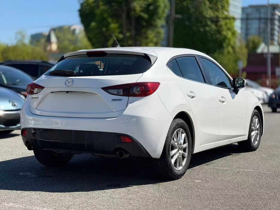 Mazda 3 i Touring      2016