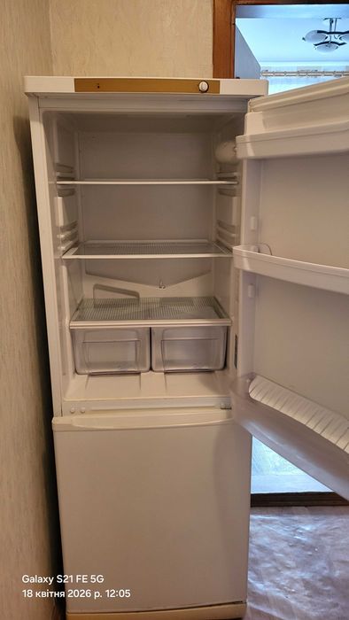 Продам не робочий холодильник