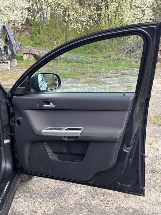 Volvo v50 Drive 2010