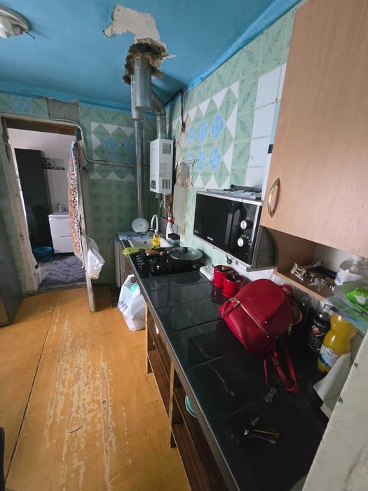 Продам часть дома Роганский ЖМ с кадастровым и приватизацией.