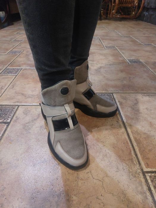 Женские ботинки 39 р,стильные,кожаные