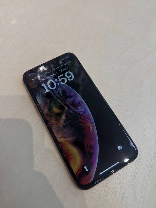 Продам IPhone xs