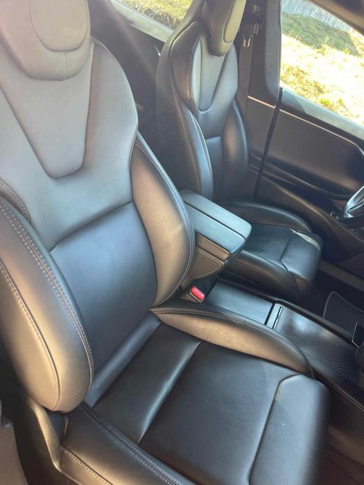 Tesla Model S 2018 Carregamentos Gratis