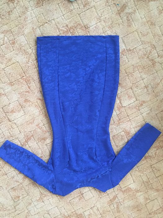 Сукня приталеного крою