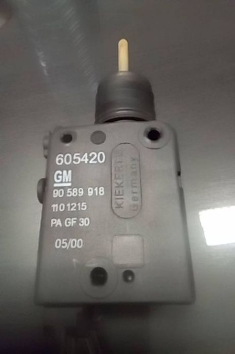 Pistola Portinhola Opel Zafira A Veículo Multiuso (T98)