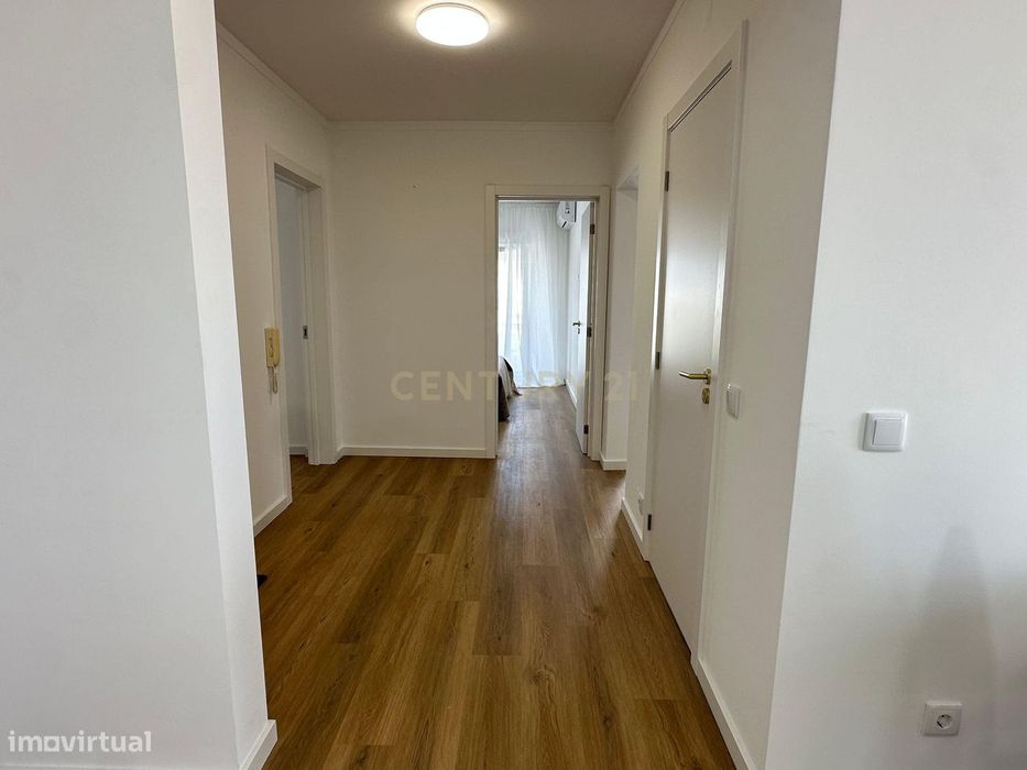 Apartamento T2 Remodelado, Equipado e Mobilado - Olhão