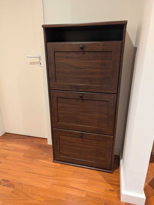Sapateira IKEA BRUSALI – castanho escuro -