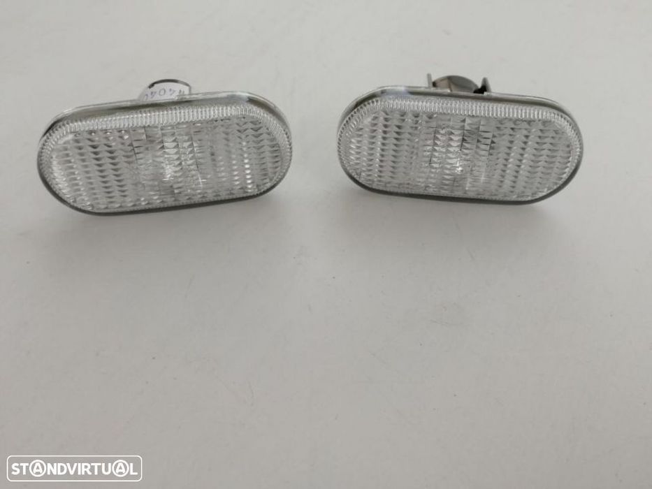 piscas farolim  brancos  guarda lamas  renault clio II 2  / scenic / kangoo / megane (novos)
