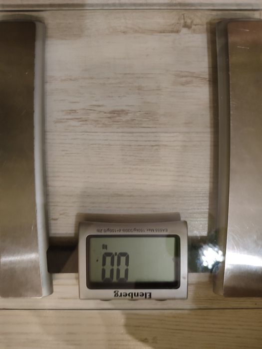 Продаются напольные весы