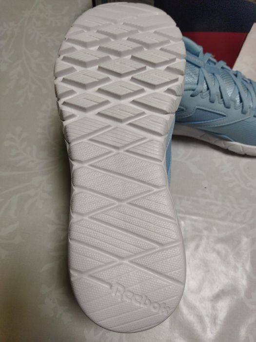 Кроссовки  женские  Reebok 41р