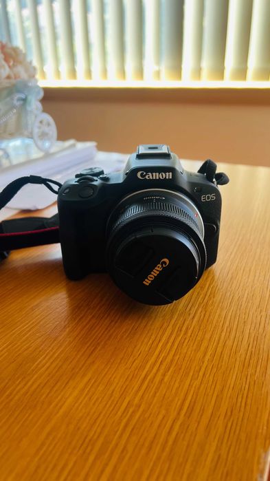 Canon EOS R50 + objetiva 18-45mm | Como nova