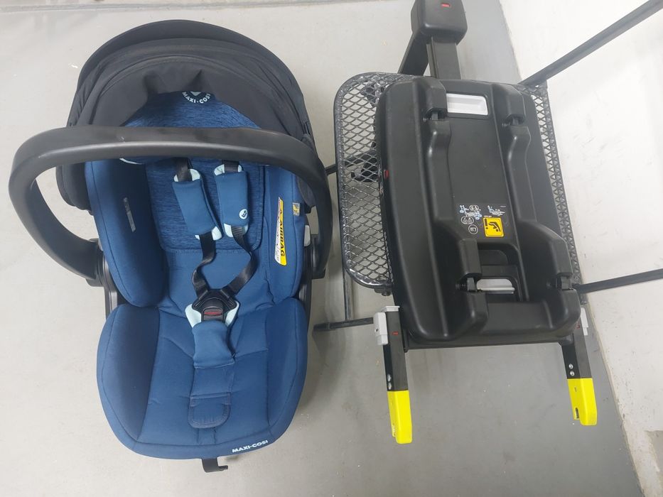 Автокрісло автокресло Maxi Cosi Marble з базою