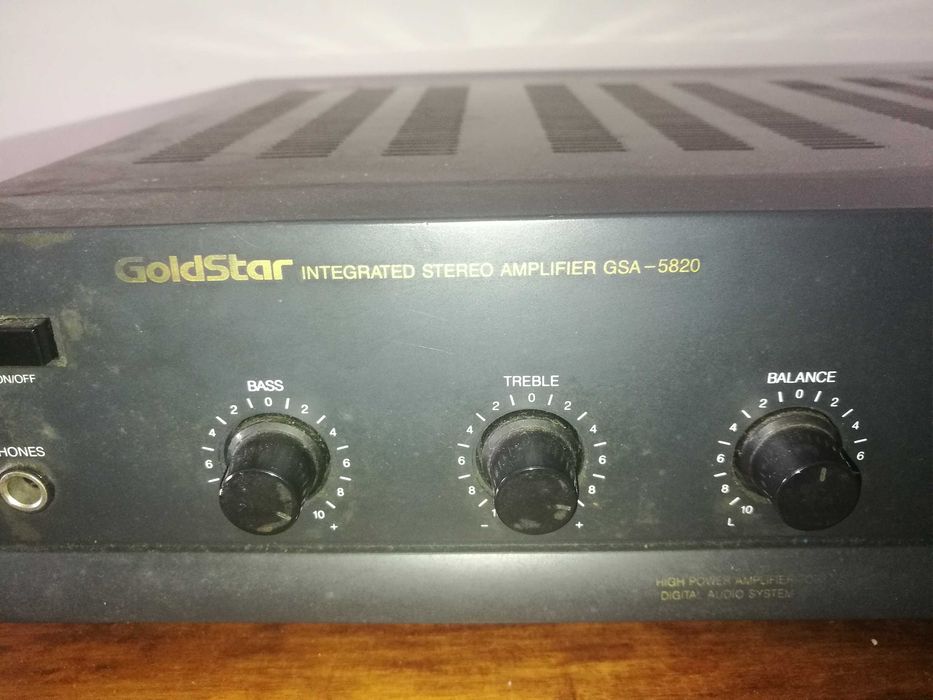 GoldStar STEREO INTEGRATED AMPLIFIER GSA- 5820 (amplificador)