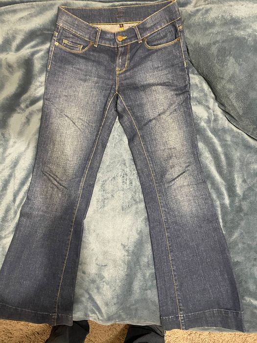 Жіночі джинси клеш