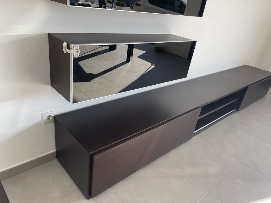 Móvel TV 3.60 em wengue e vidro preto