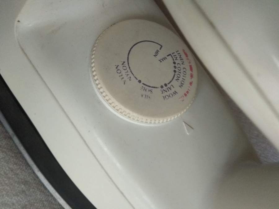Ferro de engomar Philips Comfort - com vapor - A Funcionar434201607779143683