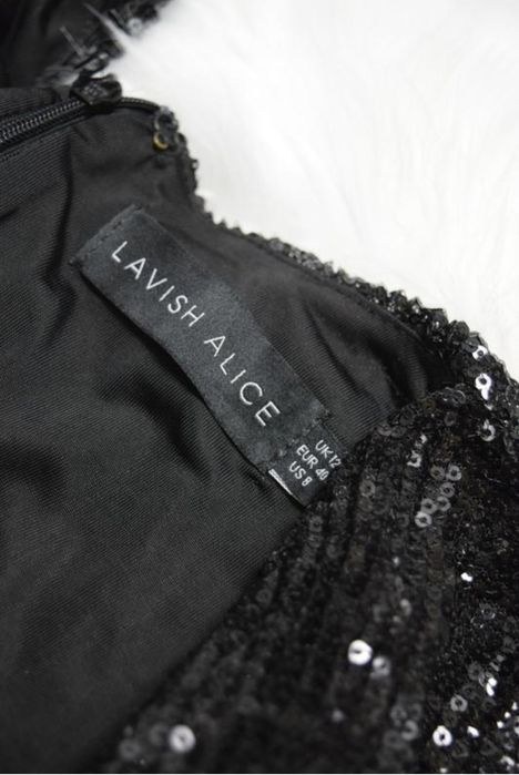 Чорне плаття у паєтки від Lavish Alice