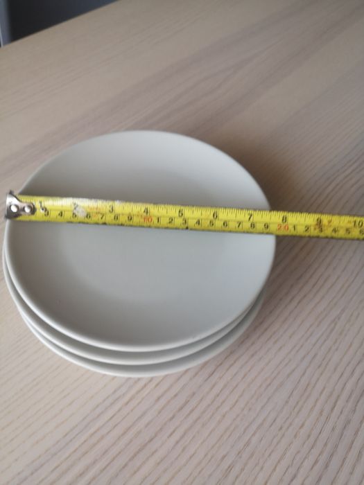 40 Pratos Sobremesa Beje IKEA